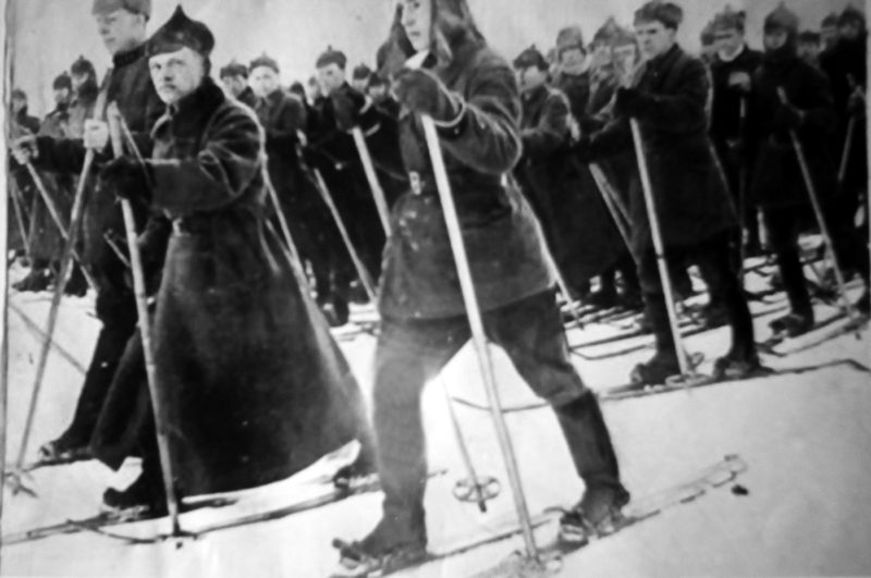 Мемориальная доска 32-му лыжному полку